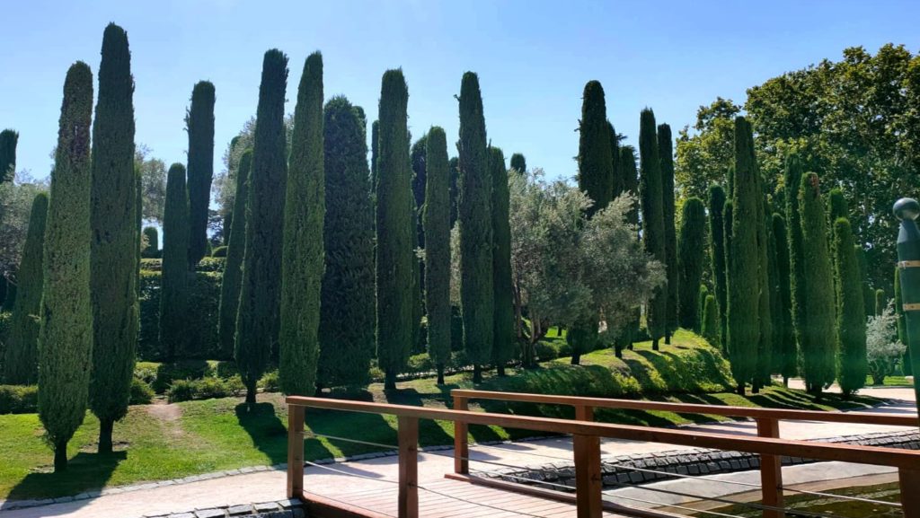 Bosque del Recuerdo situado en el Parque del Retiro de Madrid