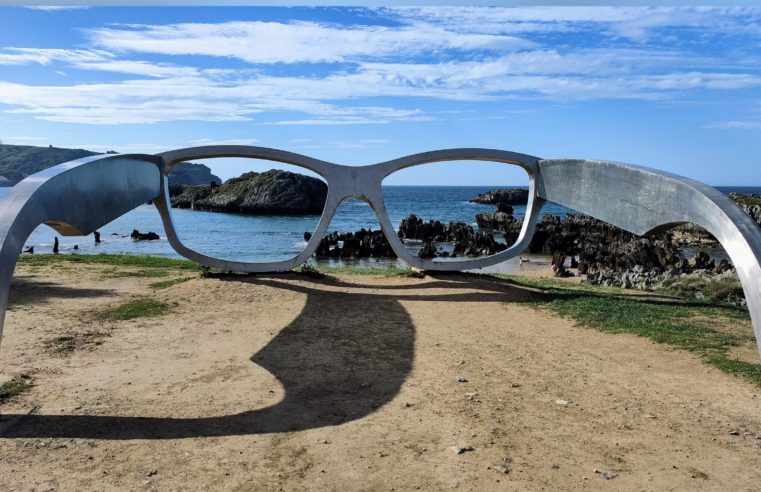 Las Gafas de Noja: un símbolo turístico en la costa cántabra