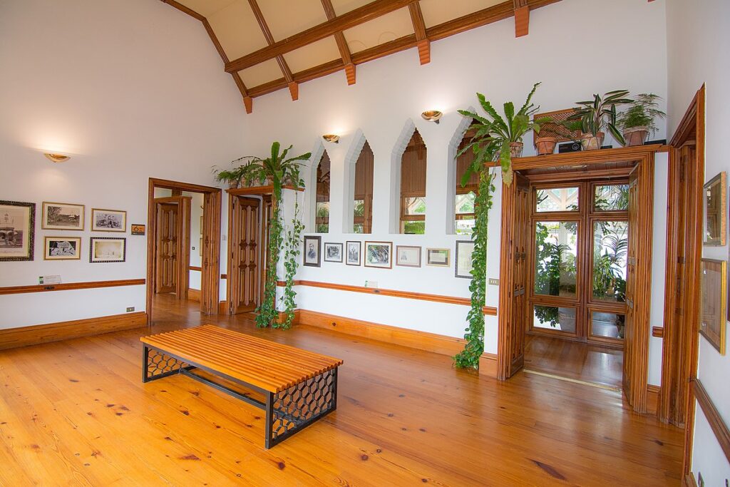 Interior de el Capricho de Gaudí