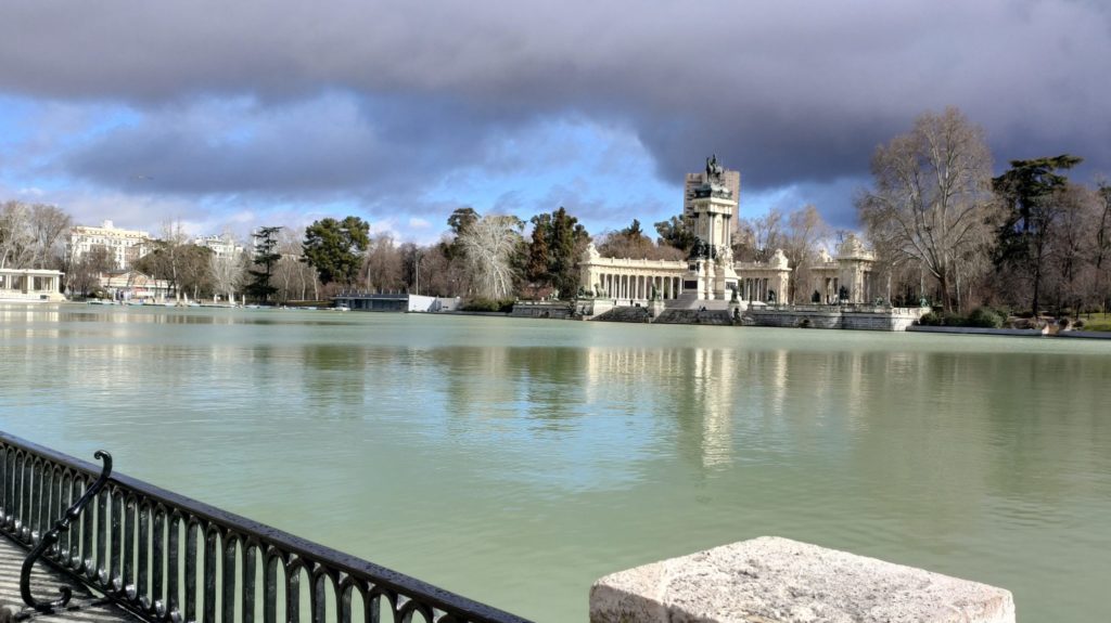 Lago del Parque de El Retiro de Madrid